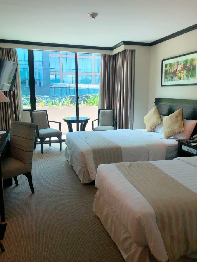 Tower Inn Makati Business Hotel ماكاتي المظهر الخارجي الصورة